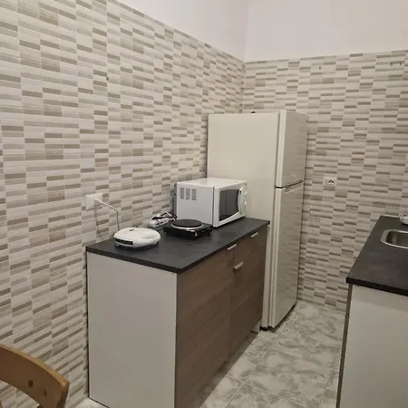 Vicolo 16 Apartment *